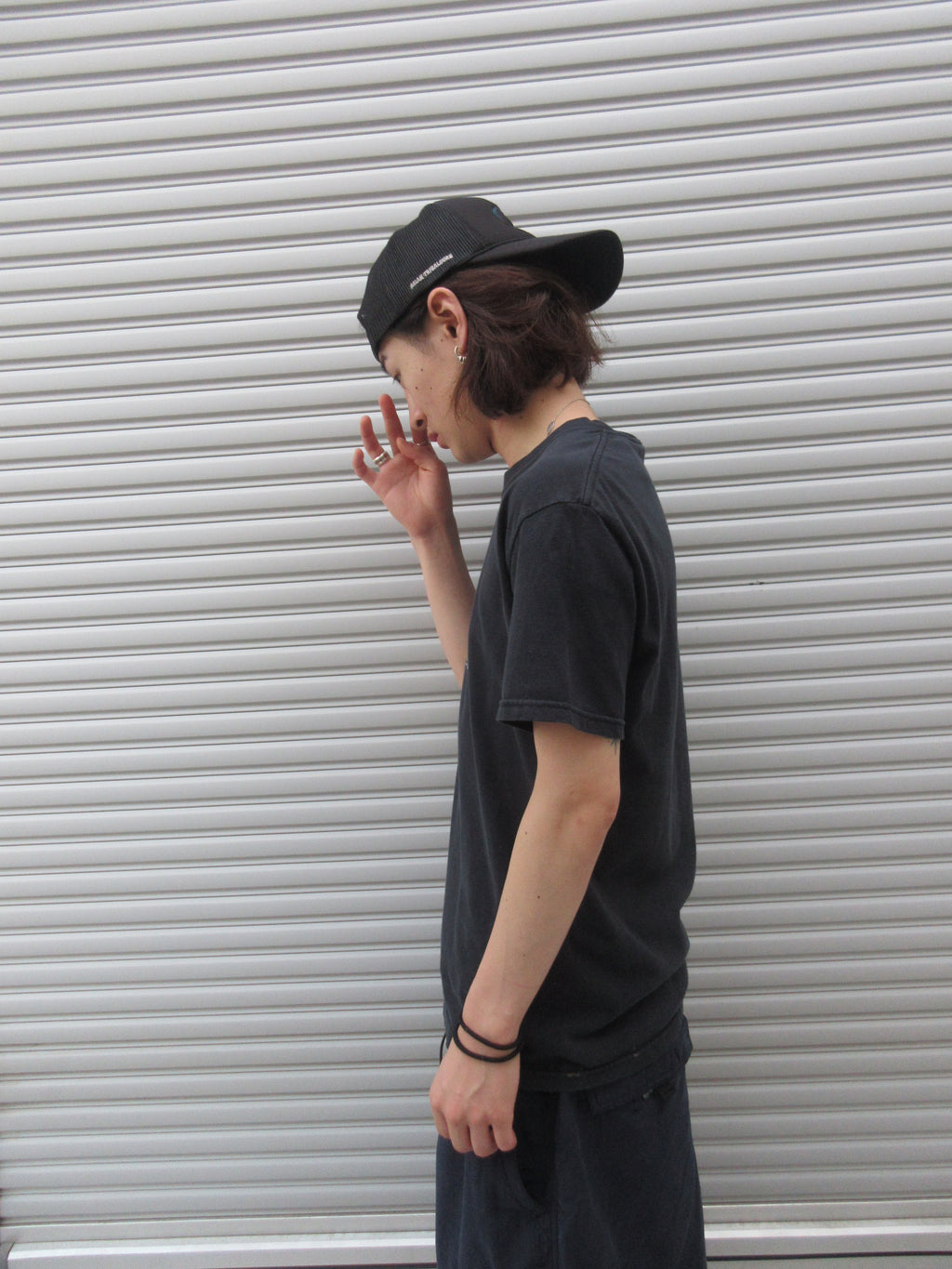 00s inDusTRial Logo Graphic Tee