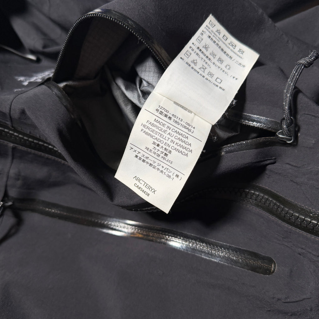 10's Arc’teryx Alpha SV Jacket