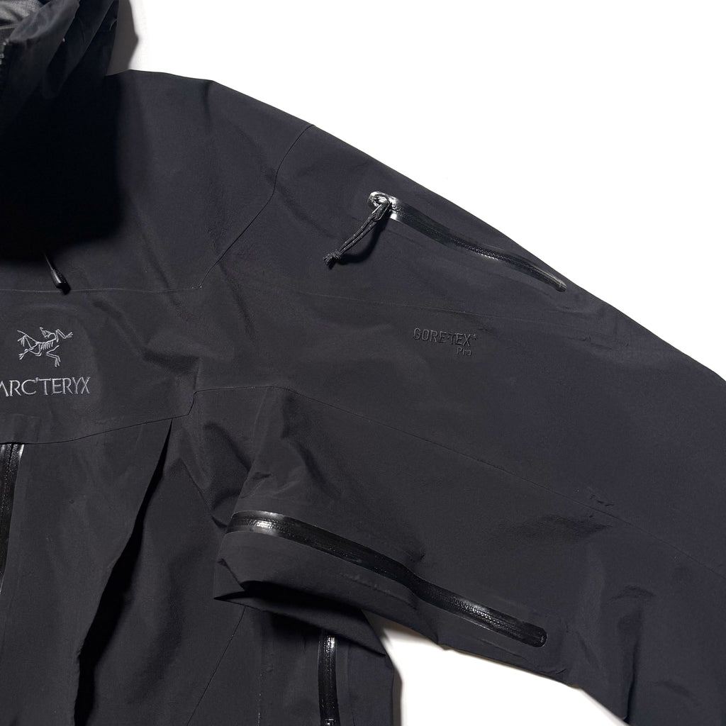 10's Arc’teryx Alpha SV Jacket