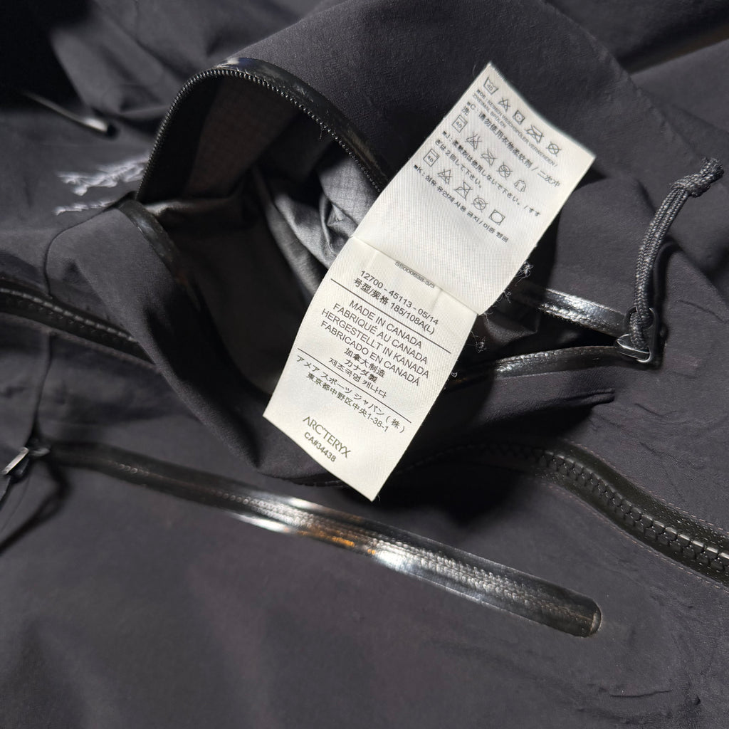 10's Arc’teryx Alpha SV Jacket