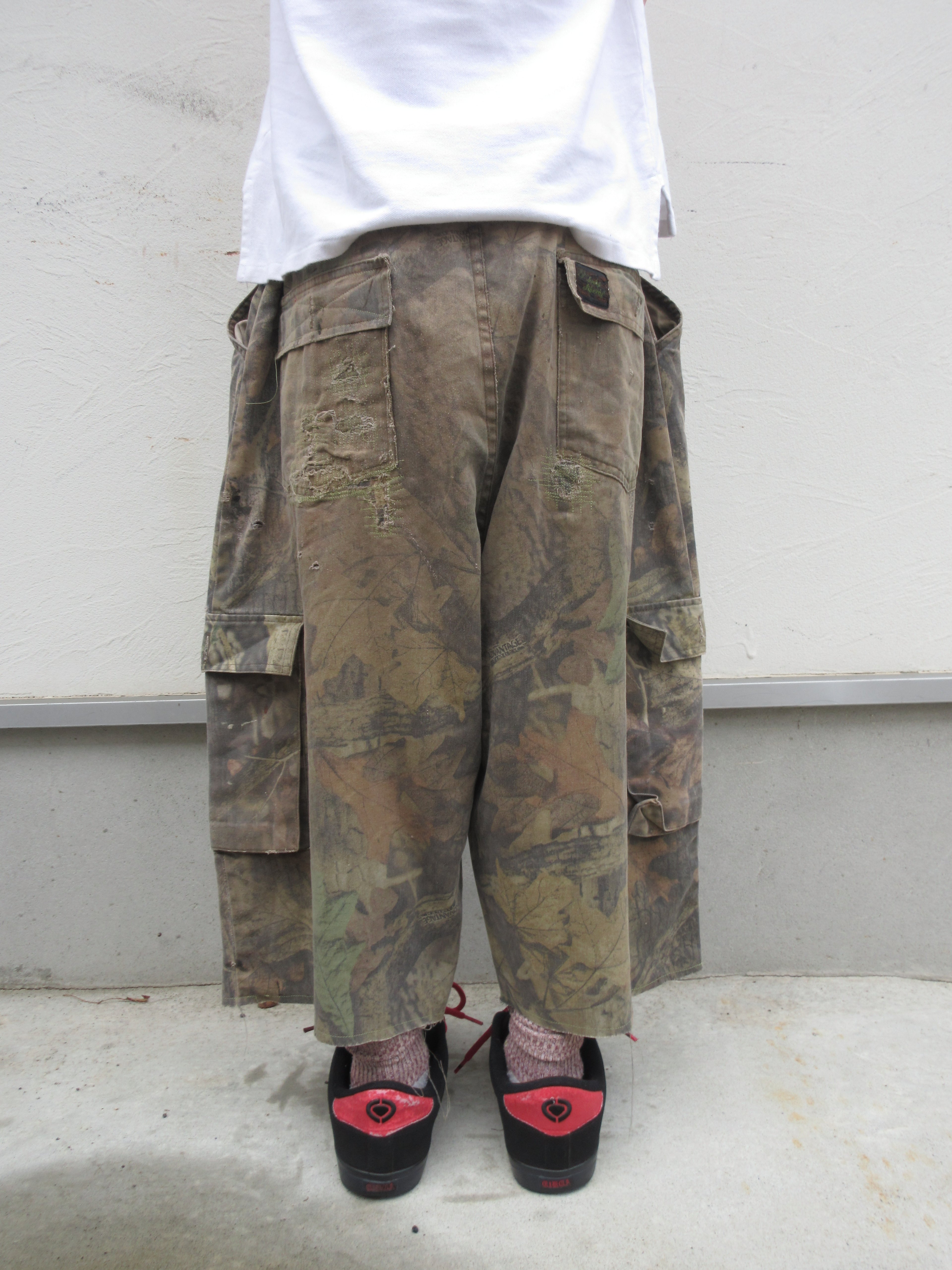 00s UNKNOWN Tree Camo Baggy Cargo Shorts
