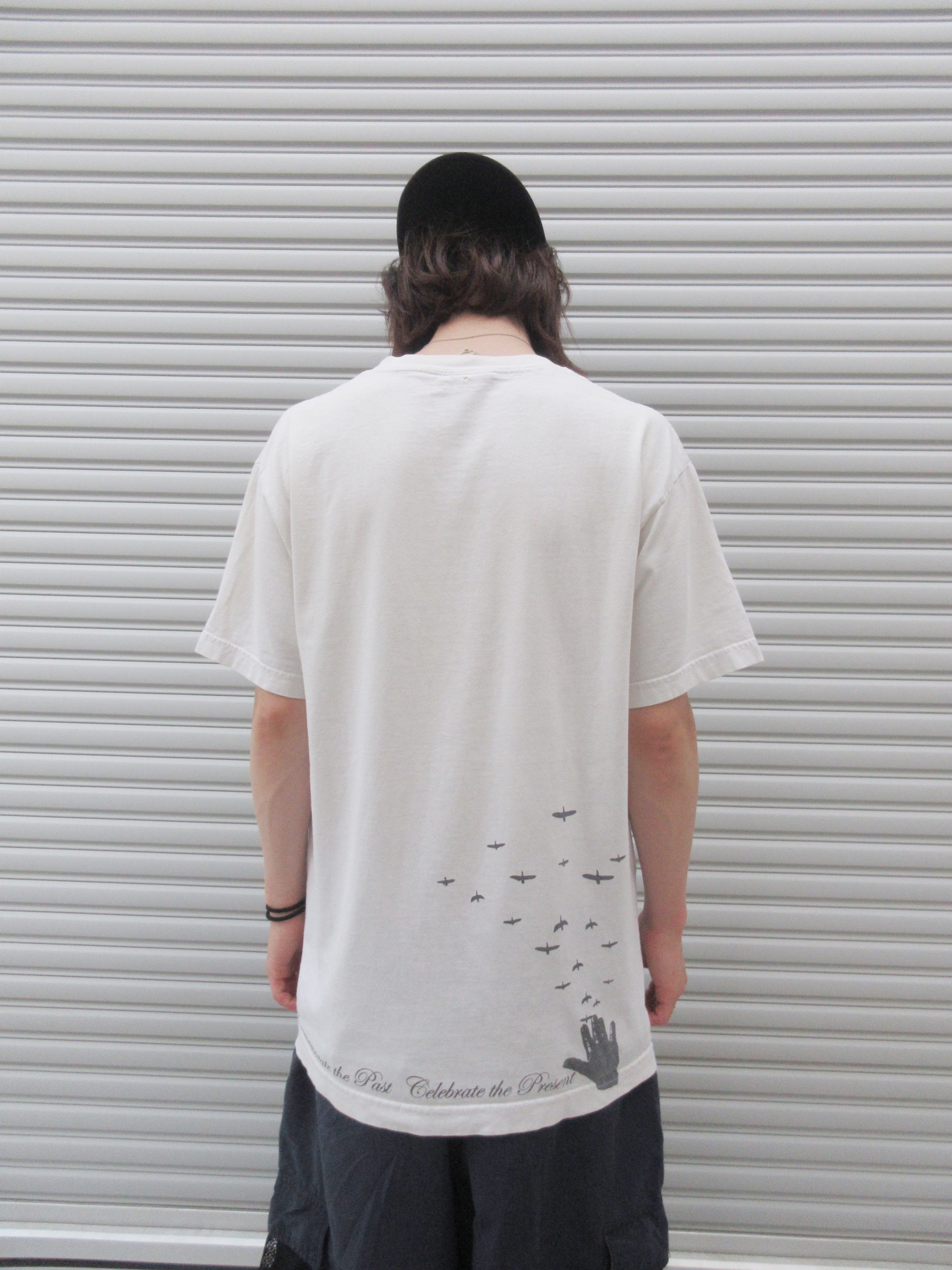 90~00s AKOMPLICE Graphic Tee