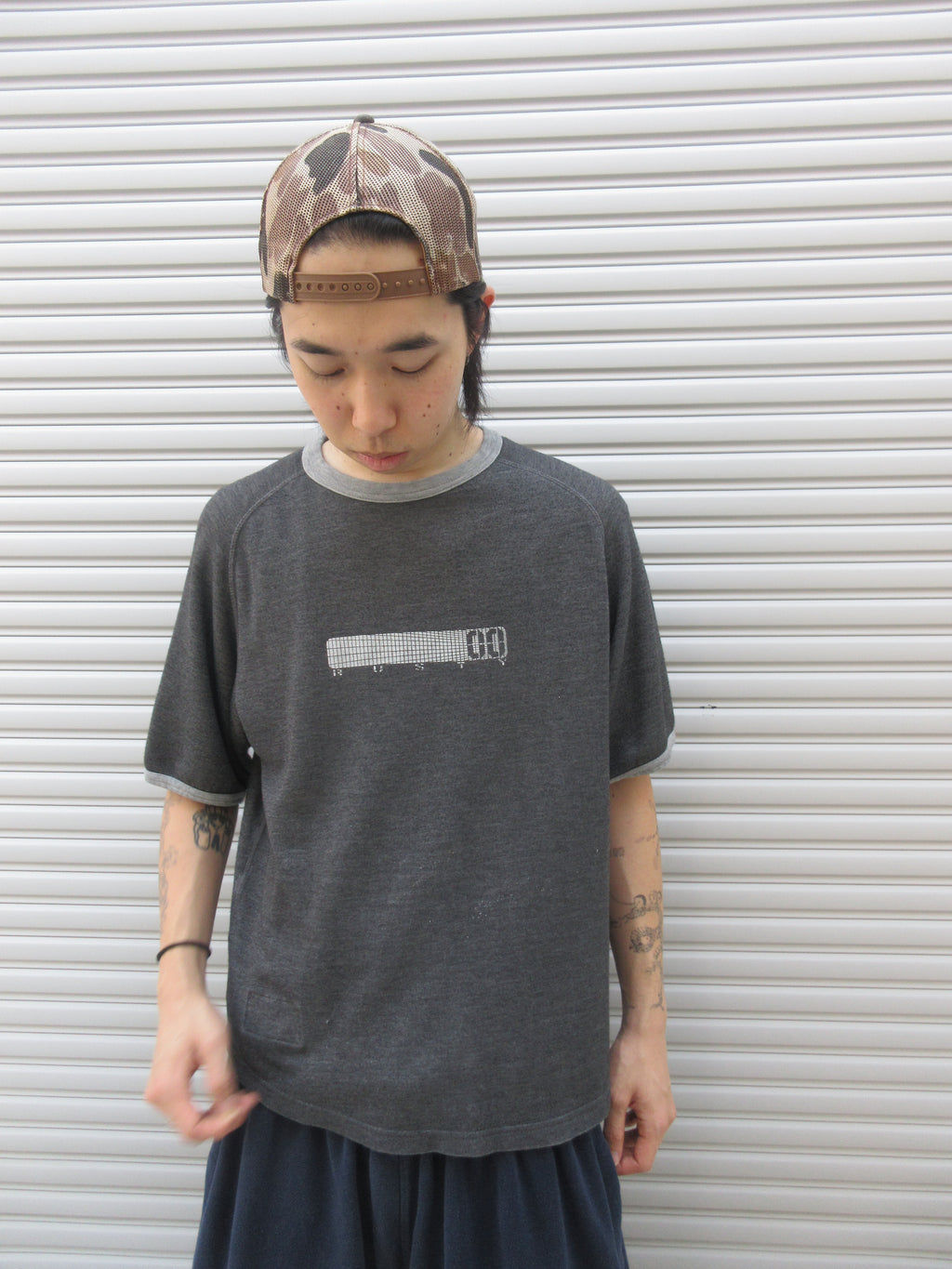 00s RUSTY Reversible Logo Graphic Tee