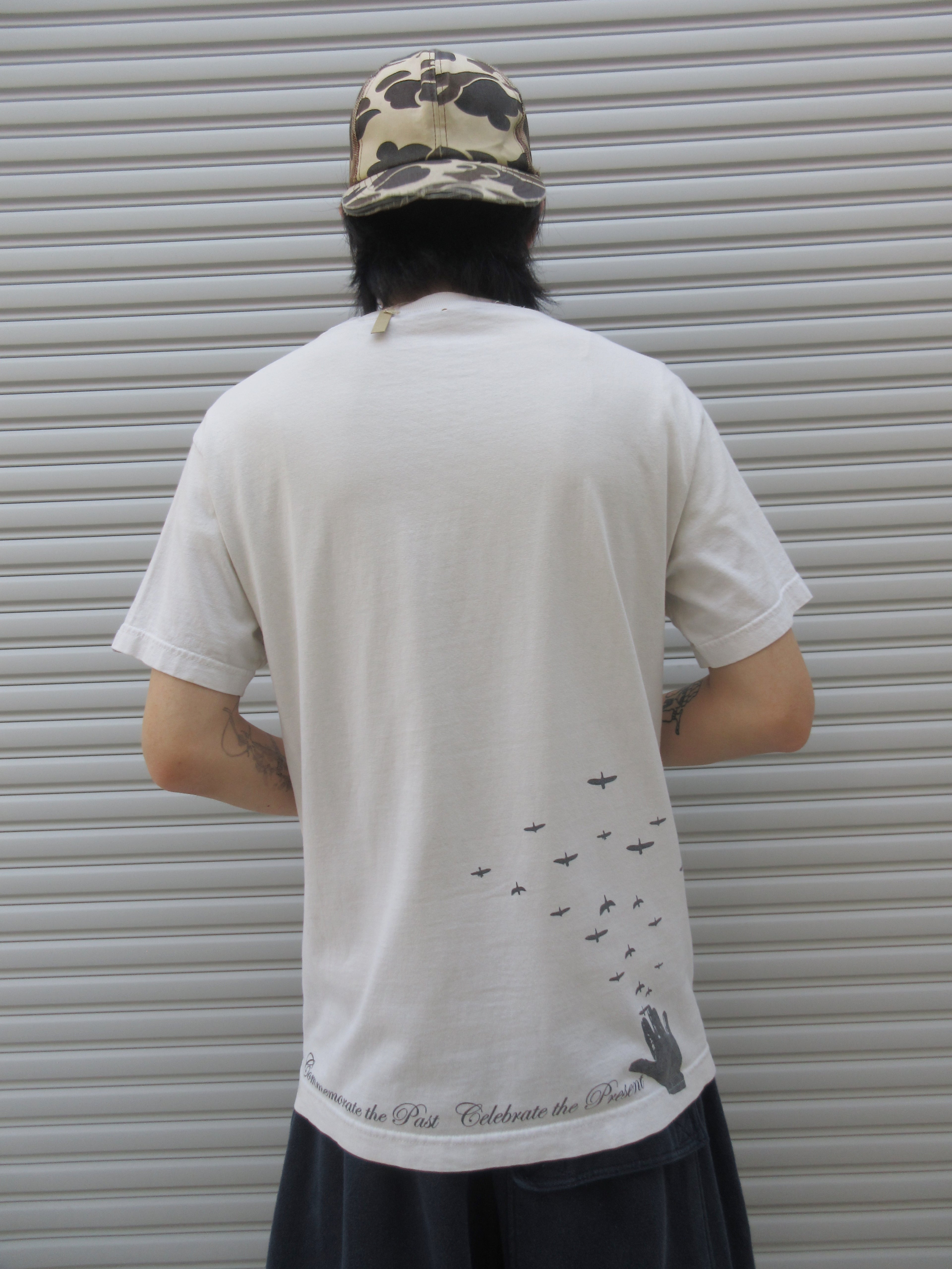 90~00s AKOMPLICE Graphic Tee